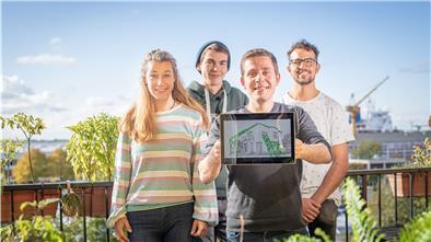 Die Studenten (von links) Lina Becker, Julian Schöne, Marcel Conrad und Sylvan Rentel haben es beim Deutschen Nachhaltigkeitspreis bis ins Finale geschafft. Gewonnen haben sie nicht, aber sie verbuchen die Nominierung trotzdem als Erfolg.