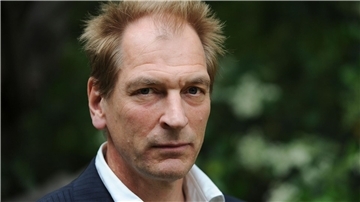 Die Suche nach Julian Sands hält an.