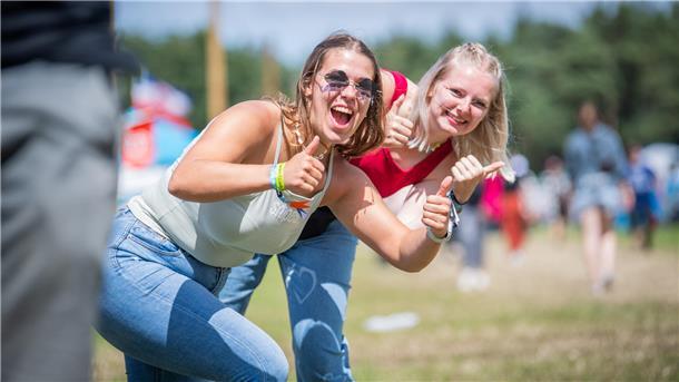 Deichbrand 2023: Das sind die schönsten FRAUEN auf dem Festival (Fotos) Die Sunny Girls