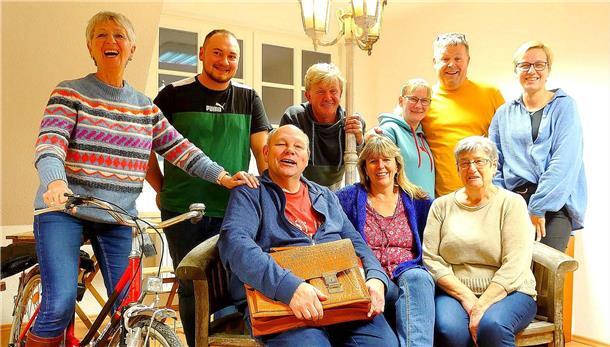 Die Theatergruppe des Alten Pastorenhauses besteht seit 1994. Jetzt bringt die Truppe „Drievjagd in Knevelsfehn“ auf die Bühne.