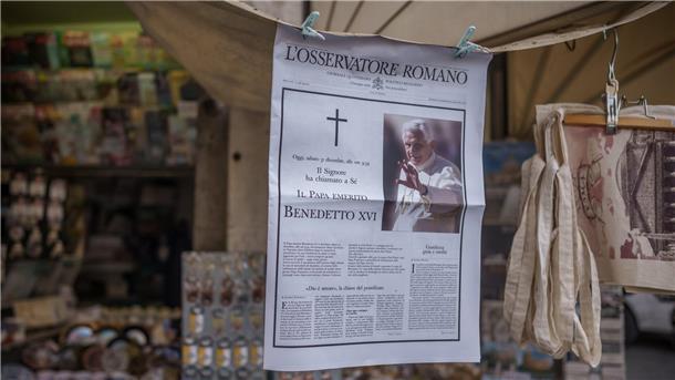Die Titelseite der amtlichen Vatikanzeitung „L’Osservatore Romano“.