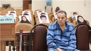 Die undatierte Aufnahme zeigt den Deutsch-Iraner Djamshid Sharmahd in einem Teheraner Revolutionsgericht.