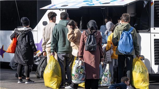 Die Union verlangt eine Obergrenze bei der Asylzuwanderung von höchstens 200.000 Personen pro Jahr.