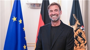 Die Unterschrift von Jürgen Klopp bei Red Bull sorgt für enormes Medieninteresse.