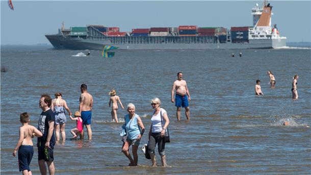 Die Urlaubsgäste wird es freuen: Die Nordsee wird immer wärmer. Der Grund für die Rekordtemperaturen ist aus Sicht der Wissenschaft klar: Der Klimawandel steckt dahinter.