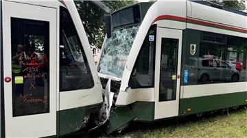 Die Ursache für die Kollision der Trambahnen in Augsburg blieb zunächst unklar.