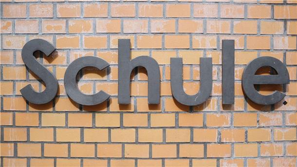 Streikverbot für verbeamtete Lehrer rechtmäßig Die Urteile des Europäischen Gerichtshofs für Menschenrechte sind für die Staaten bindend.