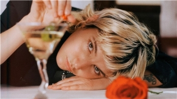 Die US-amerikanische Songwriterin Caroline Rose legt ein starkes Album vor.