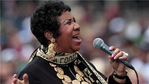 Aretha Franklin „beste Sängerin“ - Liste ohne Céline Dion Die US-amerikanische Soulsängerin Aretha Franklin während eines Auftritts in Detroit (Archivbild).