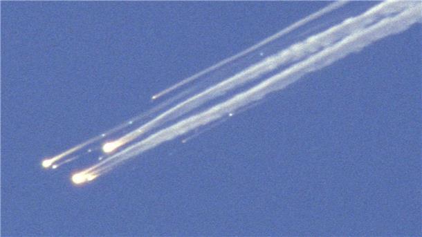 Vor 20 Jahren verglühte die „Columbia“ Die US-Raumfähre „Columbia“ zerfällt beim Eintritt in die Athmosphäre in großer Höhe über dem Norden von Texas in mehrere Teile.