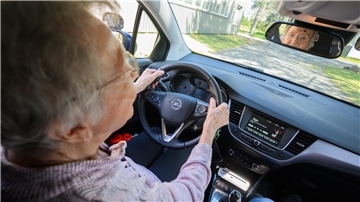 Die Verkehrswacht Bremervörde-Zeven bietet in Zeven und Bremervörde Fahrsicherheitstraining für Menschen über 65 Jahren an. Ziel ist es, die Fahrkompetenz zu erhalten und zu stärken.