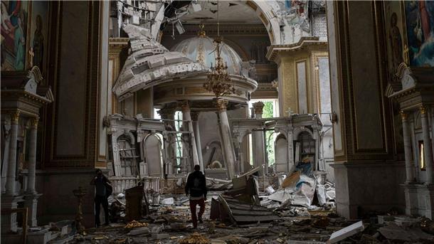 Die Verklärungskathedrale in der Altstadt von Odessa ist im Sommer dieses Jahres bei russischen Angriffen beschädigt worden.