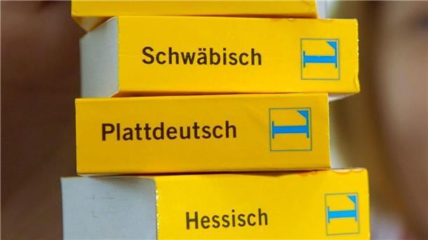Wonnemonat und Schietwetter - was heißt das eigentlich? Wörterbücher