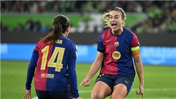 Die vielfach ausgezeichneten Aitana Bonmatí und Alexia Putellas jubeln auch gegen den FC Bayern (Archivbild) 