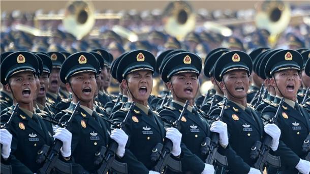 China protzt mit Waffenschau - Xi im Bund mit Putin und Kim Die Volksbefreiungsarmee zählt zu den größten der Welt.