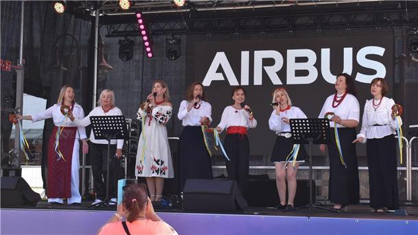 Die von Frauen aus der Ukraine gebildete Gesangsgruppe Seelenblumen war am Sonnabend beim Konzert der Chöre zu hören.