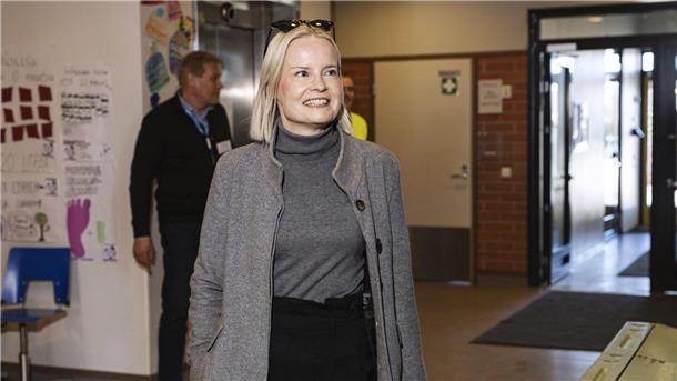 Sanna Marin in Finnland abgewählt: Wahlsieg für Konservative Die Vorsitzende der rechtspoulistischen Finnen-Partei, Riikka Purra.