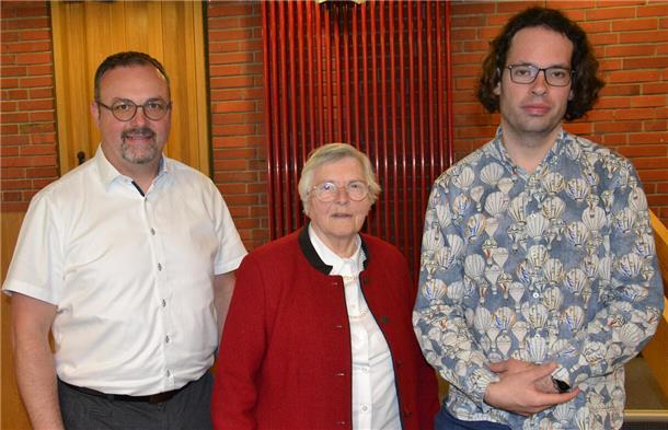 Gisela Flake mit ihren beiden Stellvertretern Frank Roßdeutscher und Sascha Jansen (rechts).