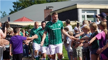 Werderspieler beim Einlauf.