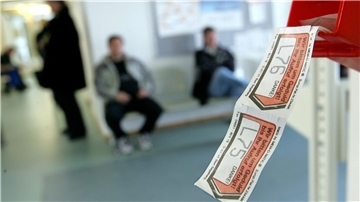 Die Zahl der Arbeitslosen ist im Mai zwar leicht gesunken, die Krise bleibt aber auch in der Wesermarsch sichtbar.