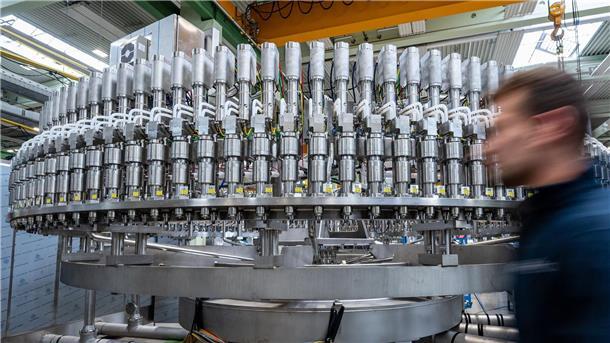 Metall- und Elektroindustrie verliert weiter Arbeitsplätze Die Zahl der Beschäftigten in der Metall- und Elektroindustrie ist erneut deutlich zurückgegangen. (Archivbild)