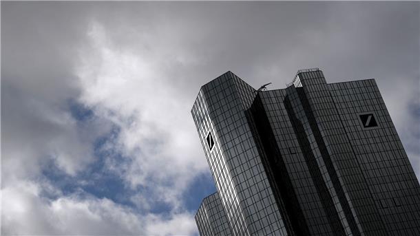 Durchsuchung bei Deutscher Bank zu Cum-Ex-Aktiendeals Die Zentrale der Deutschen Bank in Frankfurt am Main.
