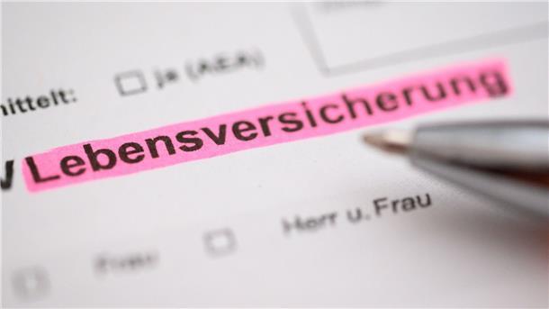 Trendwende in Trippelschritten bei Lebensversicherungen Die Zinsen steigen wieder. Was bedeutet das für die Kunden von Lebensversicherern?