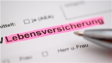 Die Zinstalfahrt bei Lebensversicherungen neigt sich dem Ende zu.