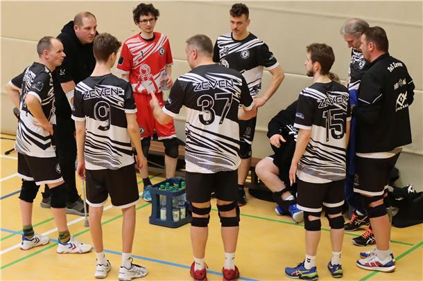 Zevener Volleyballer verlieren letztes Spiel der Saison mit 1:3 Volleyball TuS Zeven