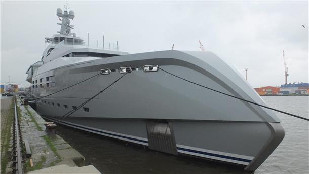 Diese 250 Millionen Euro teure Yacht hat am Wochenende Bremerhaven angelaufen.