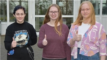  Das Foto zeigt von links Pia Pawlowsky, Charlottte Teichman und Emma Sofia Lokociejewska. 