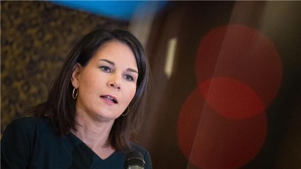 Baerbock: Mehr Möglichkeiten für Hilfslieferungen nach Gaza „Diese Gewalt hat seit dem 7. Oktober drastisch zugenommen. Diese Gewalt muss enden“: Annalena Baerbock.