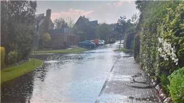 Diese im Finanzausschuss präsentierte Aufnahme der Gemeindeverwaltung zeigt eine der überfluteten Straßen in der Gemeinde Stadland.