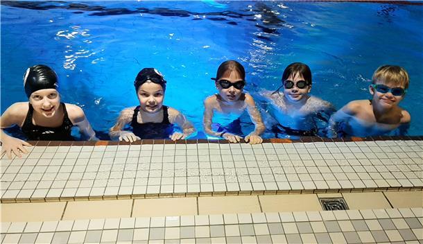Diese Mädchen und Jungen gehören zur sogenannten Wettkampfgruppe 3 der Schwimmabteilung des TuS Zeven. Für sie wird aktuell eine Trainerin oder ein Trainer gesucht.