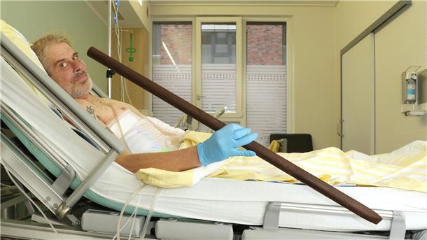 Cuxhavener wird von Zaunstange aufgespießt - und überlebt 55-Jähriger wird von Zaunstange aufgespießt - und überlebt