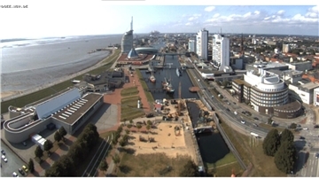 Diesen weiten Blick verdanken wir der Webcam des Wasser- und Schifffahrtsamtes auf dem Richtfunkturm in Bremerhaven.