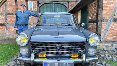 Dieser Peugeot 404 aus dem Jahr 1963 ist der ganze Stolz von Jörg Lange aus Schiffdorf.