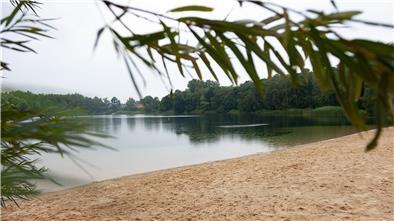 Dieser Strand liegt im westlichen Teil des Areals. Nutzen dürfen ihn nur diejenigen, die eine entsprechende – entgeltliche – Vereinbarung mit dem Eigentümer abgeschlossen haben.