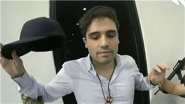 Dieses von der mexikanischen Regierung zur Verfügung gestellte Videostandbild zeigt Ovidio Guzman Lopez bei seiner Festnahme (Archivbild).