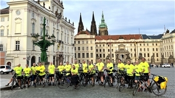Diesmal ist die Spadener Radsportgruppe von Dresden bis nach Prag geradelt.