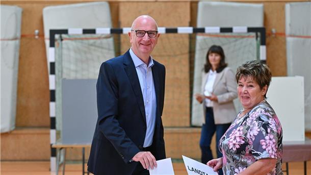 SPD schlägt AfD in Brandenburg - BSW für Mehrheit nötig Dietmar Woidke steht seit elf Jahren an der Spitze der Landesregierung.