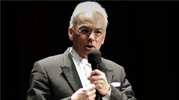 Hartmut Brüsch, Dirigent des Philharmonischen Orchesters im Stadttheater Bremerhaven