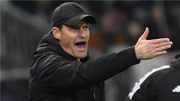 Dirigierte von außen: St. Paulis Trainer Alexander Blessin