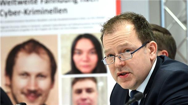 Ermittler enttarnen internationales Hacker-Netzwerk Dirk Kunze, Leiter des Dezernat 42 im Landeskriminalamt Nordrhein-Westfalen, beantwortet Fragen zu dem international agierenden Netzwerk.