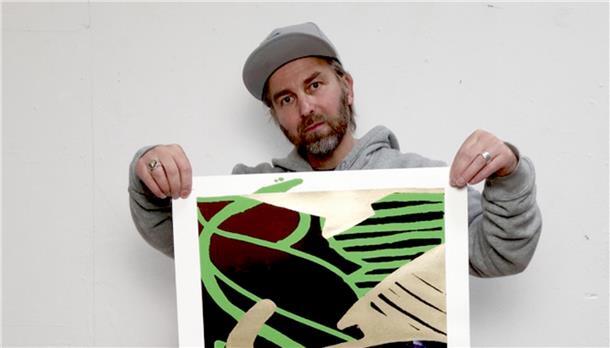 Dirk Mertin alias Dee One war Graffittimaler der ersten Stunde in Bremerhaven. Heute betreibt er ein Tätowierstudio.