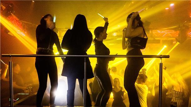 Diskotheken und Clubs sind immer wieder in der Kritik wegen des Corona-Ansteckungsrisikos. 