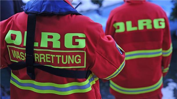 Brautpaar findet Leiche bei Gondelfahrt DLRG, Feuerwehr und Polizei mussten eine Leiche aus dem Oberen Ausee in Ulm bergen. (Symbolbild)