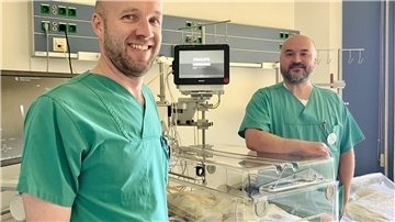 Doktor Niko Arp und Doktor Timo Grüter leiten gemeinsam als Doppelspitze die Pädiatrie und betonen, dass die Kinderklinik nicht mit anderen Stationen vergleichbar ist.