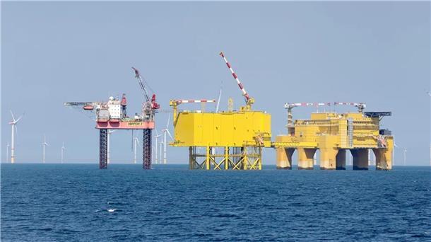 Dolwin Beta: Die Umrichterstation sorgt dafür, dass der Strom vom Meer an Land kommt.