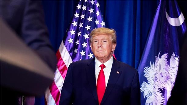 Trump beginnt mit Wahlkampf für neue Kandidatur Donald Trump bei einer Wahlkampfveranstaltung in South Carolina.